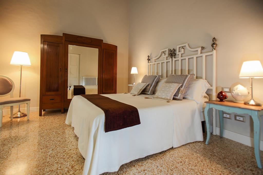 Palazzo Bregante Bed & Breakfast Monopoli Exterior photo