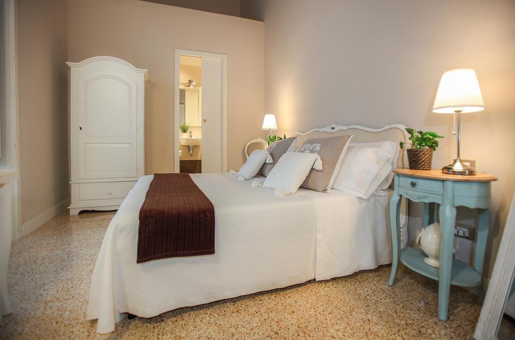 Palazzo Bregante Bed & Breakfast Monopoli Exterior photo