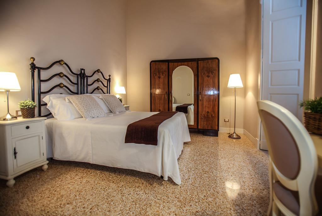 Palazzo Bregante Bed & Breakfast Monopoli Exterior photo