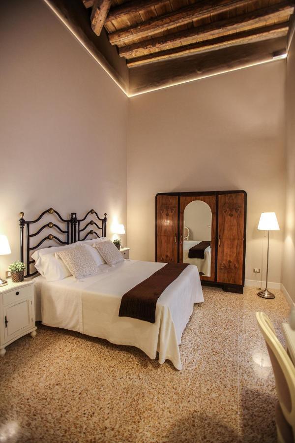 Palazzo Bregante Bed & Breakfast Monopoli Exterior photo