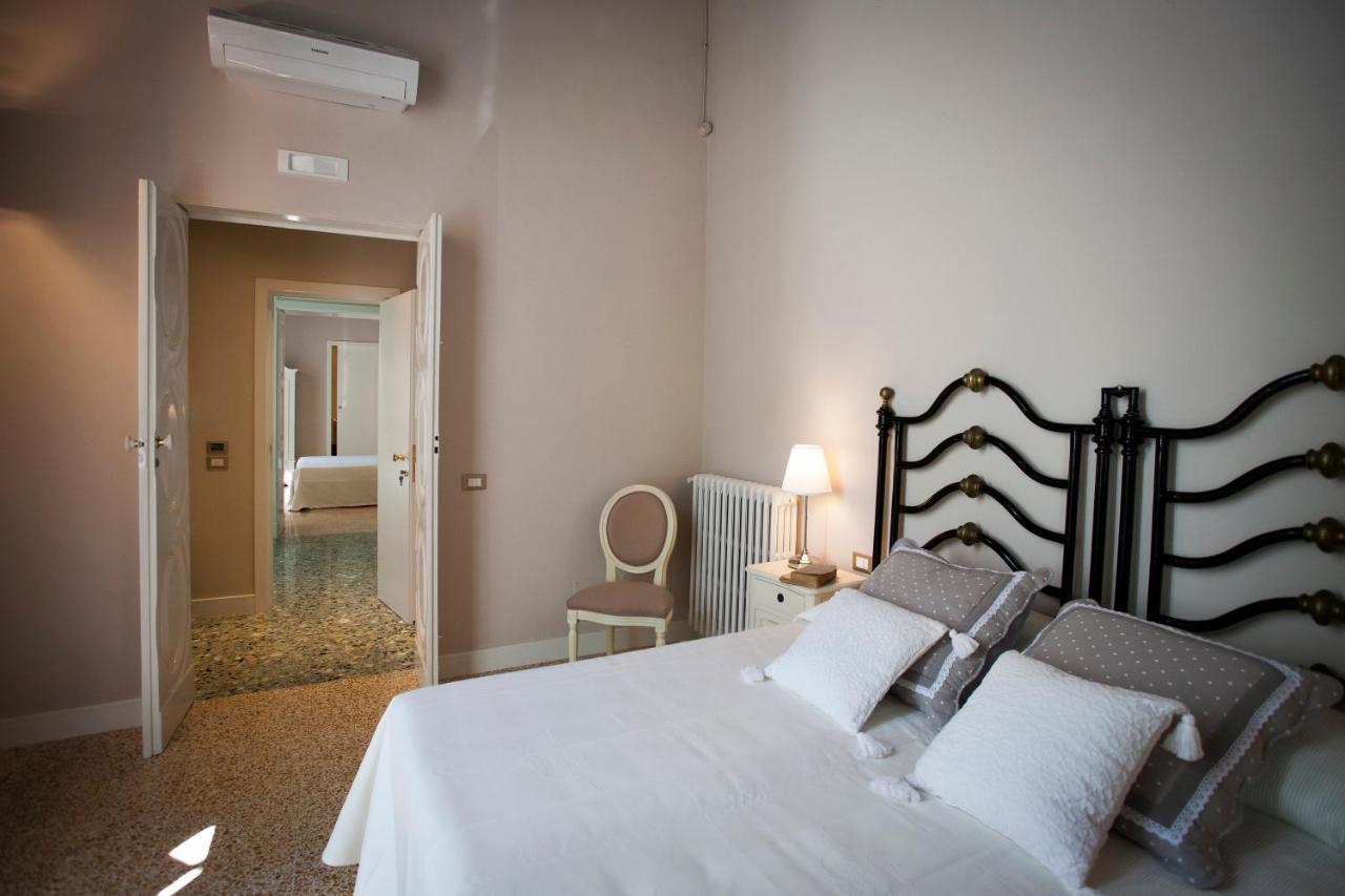 Palazzo Bregante Bed & Breakfast Monopoli Exterior photo